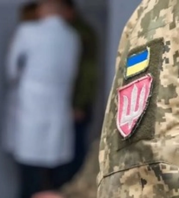 Можно ли запрещать мужчинам госпитализацию без справки от военкомата: объяснение юриста