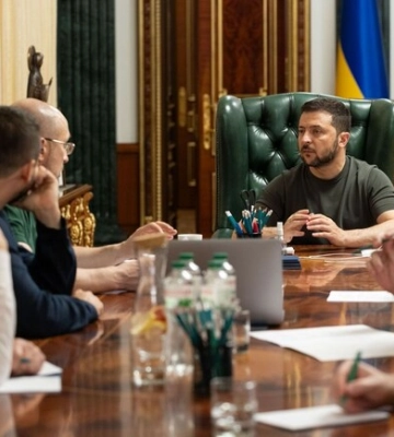 Про укриття та перевірки мостів: Зеленський розповів про підсумки засідання РНБО