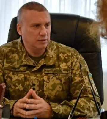 Зеленский поручил Залужному немедленно уволить «одесского военкома» Борисова