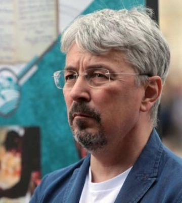 На Книжковому арсеналі активісти розгорнули плакати з закликом до відставки Ткаченка (ФОТО)