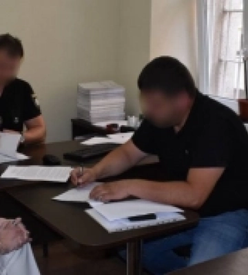 Держреєстраторка з Тячівщини незаконно передала у приватну власність землю, що належить громаді Ужгорода