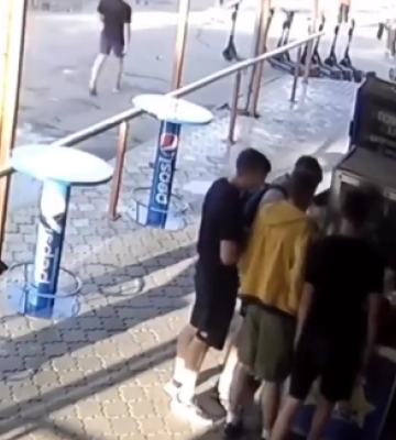 Діти у Рівному «обчистили» касу іграшкового автомату (ВІДЕО)