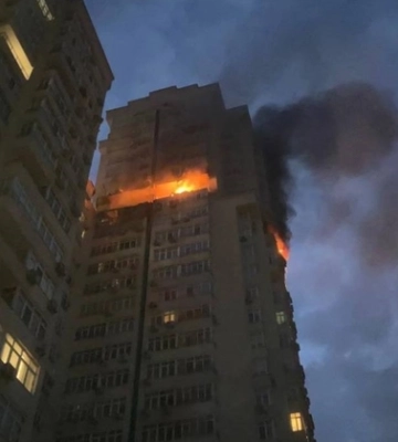 Нічна атака на Київ: уламки ракети влучили в багатоповерхівку 