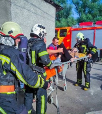 На пожежі в Іршаві вогнеборці врятували 3 людей та котика