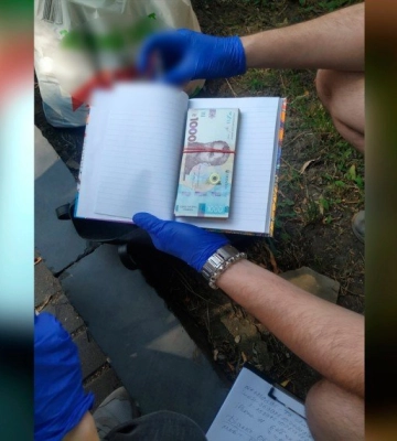 У Полтаві затримали шахрайку, яка обікрала довірливих пенсіонерів на суму понад 100 тисяч гривень