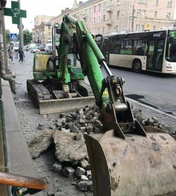 Повернуть Шабаліну бруківку?