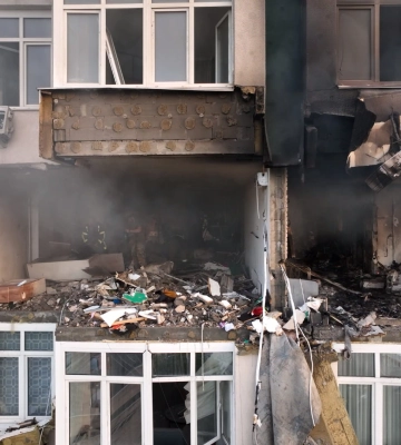 Руйнування в будинку у Києві: двоє загиблих, десяток травмованих