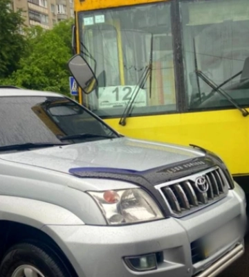 Аварія за участю тролейбуса у Луцьку: водій «рогатого» не обрав безпечної швидкості 