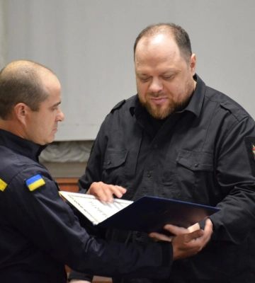 Рятувальникам ДСНС видали нагороди: по грамоті та медалі