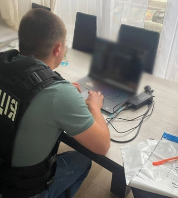 Привласнили криптовалютні активи іноземних громадян: у Хмельницькому викрили організаторів шахрайського call-центру