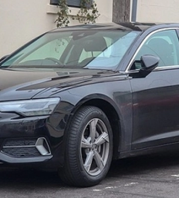 В Луцьку у водія, який їздив без прав, відібрали Audi