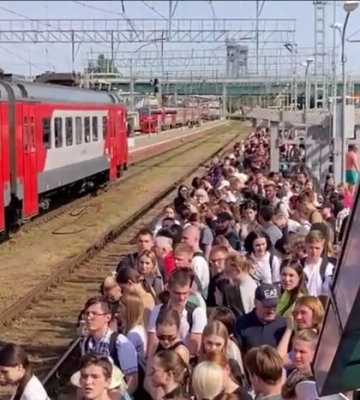 Паніка в Ростові. Росіяни заполонили вокзали (відео)