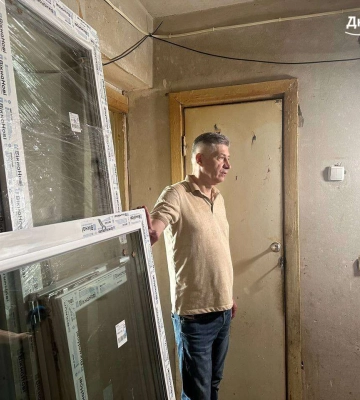 В Днепре проверили процесс замены окон в пострадавших от ракетных ударов домах