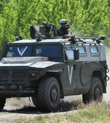 Хочуть нової Чорнобаївки: окупанти масово звозять техніку на аеродром Октябрського