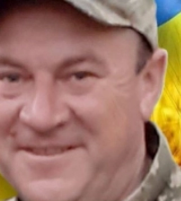 У Сарнах попрощаються з бійцем, який загинув ще у лютому