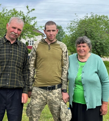 «Рацію мені в зубах приніс песик»: історія дивовижного порятунку пораненого військового з Волині