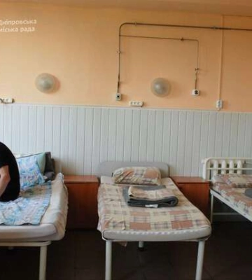 Уберегтись від ботулізму: медики Дніпра не рекомендують робити закупи на стихійних ринках