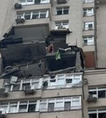 Попадание ракеты в высотку в Киеве. Найдены тела еще двух погибших – Кличко
