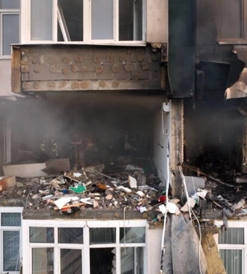 Ракетна атака на Київ. Рятувальники знайшли ще двох загиблих під завалами багатоповерхівки
