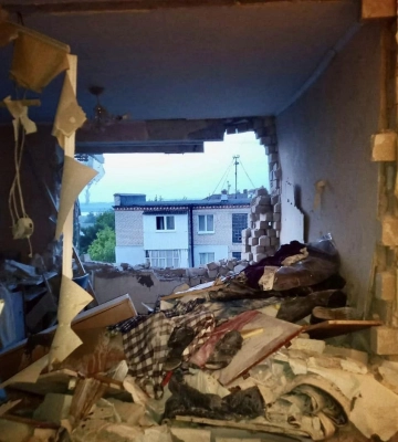 У Херсоні рятувальники дістали з-під завалів чоловіка