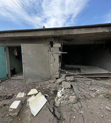 У Нікополі окупанти вбили чоловіка та ще одного поранили - поліцейські задокументували наслідки обстрілів рф
