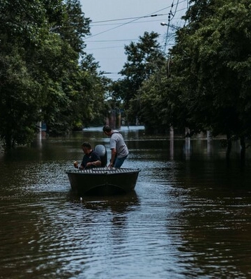 У Херсоні рівень води в Дніпрі повернувся у межі русла