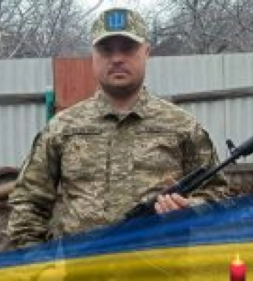 Під час поховання воїна на Хмельниччині сектанти УПЦ мп проводжали процесію криками “Ганьба”. Відео