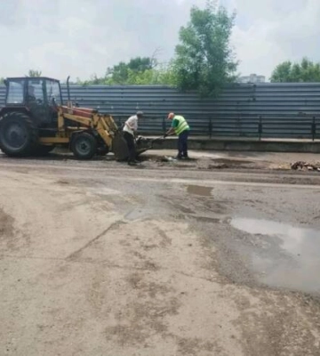 У Кропивницькому комунальники ліквідовують наслідки нічної грозової бурі