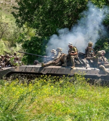 Українські бійці за добу просунулись на флангах навколо Бахмута до кілометра - Череватий
