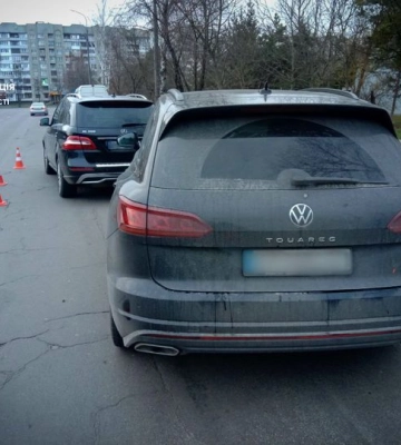 На Волині п’яний водій Volkswagen Touareg врізався у Mercedes та втік: на суді він попросив про розстрочку штрафу