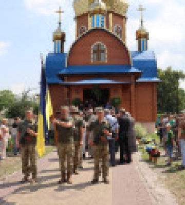 У день похорону захисника України на Хмельничинні прихильники упц мп кричали «Ганьба!» військовим