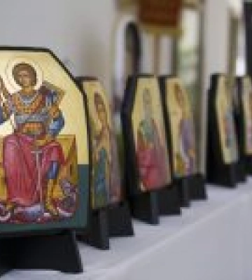 «Духовна звитяга»: у Патріаршому соборі Воскресіння Христового проходить виставка ікон, написаних на бронеплитах