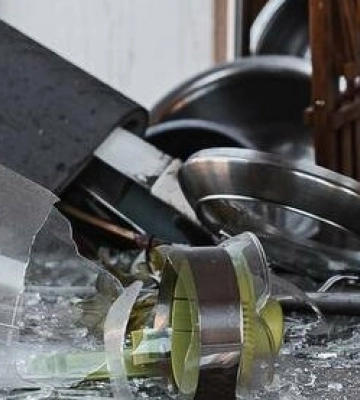 Ракетний удар по приватному сектору в Дніпрі: ліквідація наслідків та стан постраждалих