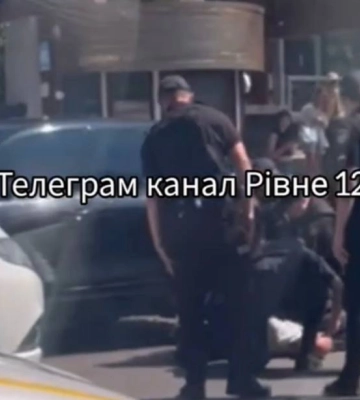 Не зупинявся на блокпостах: у Рівному затримали порушника (ВІДЕО)