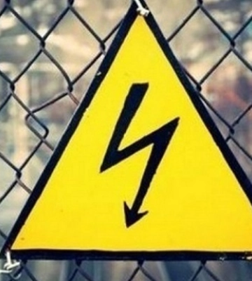 За вихідні на Львівщині убило струмом юнака і двох дітей