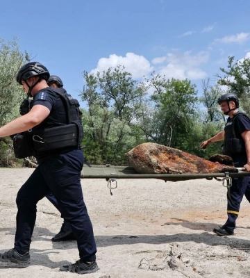 На Запоріжжі піротехніки вилучили вибухонебезпечні предмети часів Другої світової війни