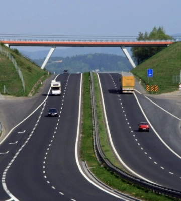 В Україні вже скоро можуть з’явитися перші платні дороги
