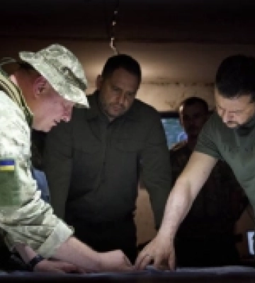 ЗСУ просуваються вперед на всіх напрямках: Зеленський відвідав Донеччину та Запорізьку область і нагородив бійців