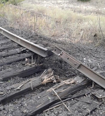 В Крыму повреждено железнодорожное полотно