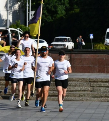 У Житомирі привітали учасників марафону «Я піднімаю прапор за Україну в НАТО!»