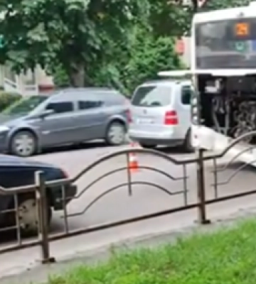 У Луцьку на проспекті Перемоги сталась аварія: рух ускладнений