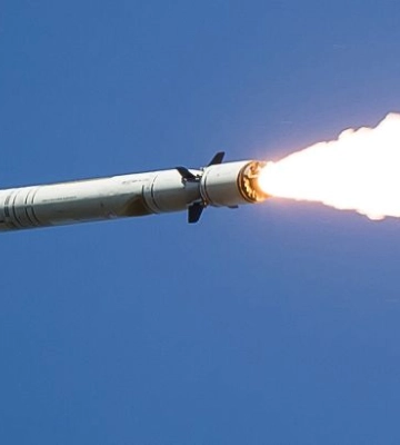 Россия атакует Украину ракетами: взрывы в Кременчуге
