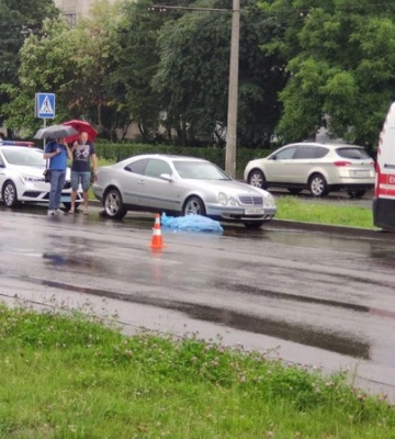 У Луцьку біля «Троянди» збили людину 