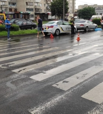 Повідомили деталі смертальної аварії на проспекті Соборності у Луцьку (фото, відео)