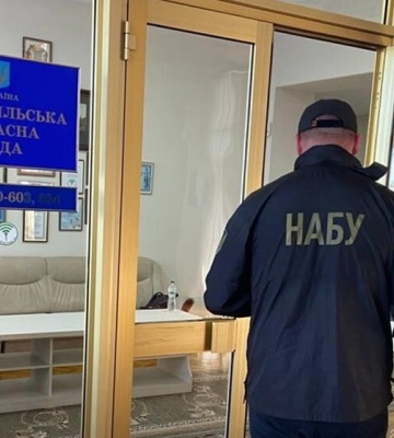 Главе Тернопольского облсовета и двум заместителям ОВА сообщили о подозрении во взяточничестве