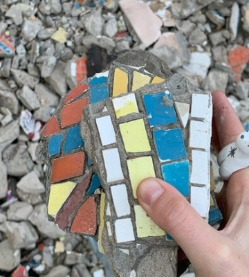 У Києві знищили мозаїчне панно, присвячене рятувальникам