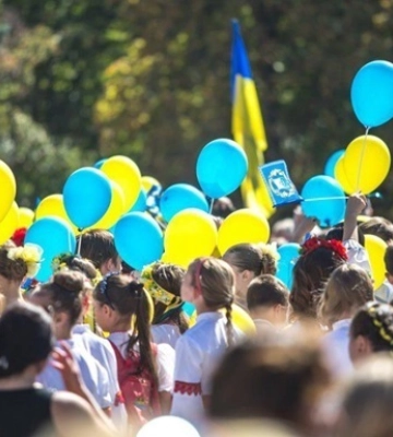 Сколько украинцев занимаются волонтерской деятельностью во время войны ‒ результаты опроса (ИНФОГРАФИКА)