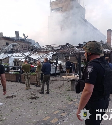 Ракетный удар по Краматорску: количество жертв возросло, людей ищут под завалами (видео)