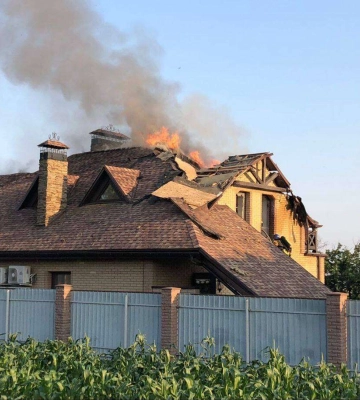 Ворог знову обстріляв Нікополь, є руйнування