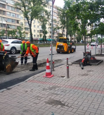 В Киеве частично ограничили движение транспорта на бульваре Леси Украинки